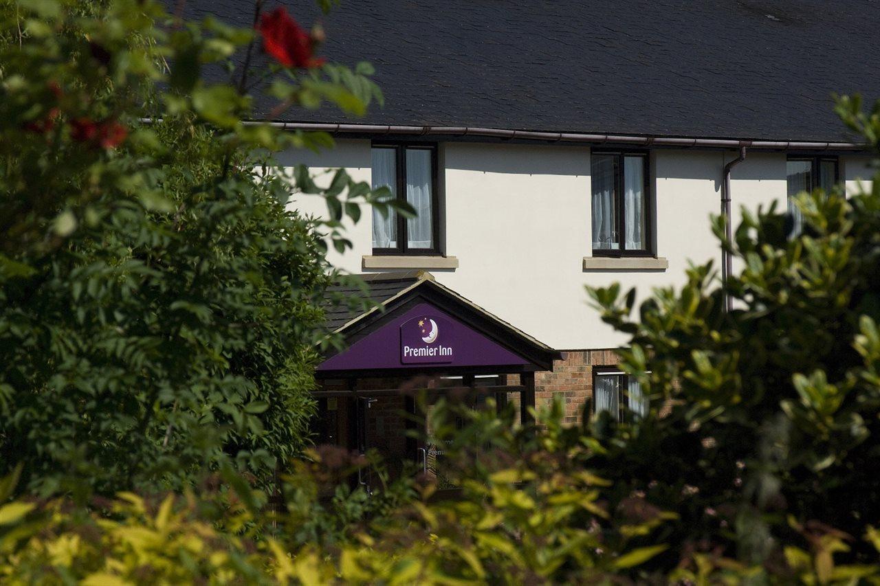 Premier Inn Premier Inn Silverstone Syresham Екстер'єр фото