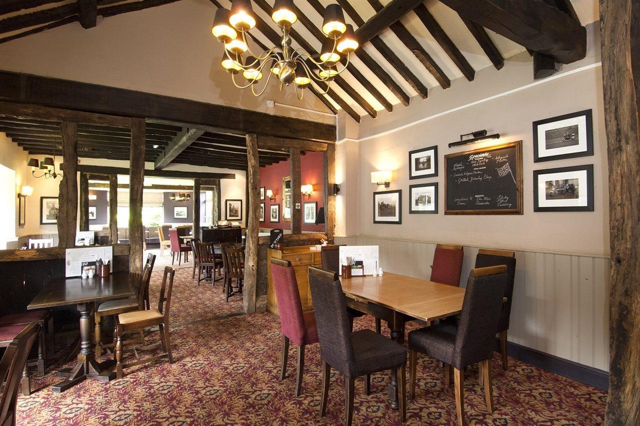 Premier Inn Premier Inn Silverstone Syresham Екстер'єр фото