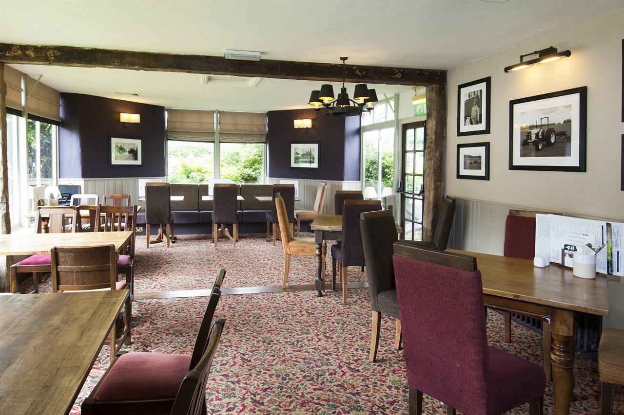 Premier Inn Premier Inn Silverstone Syresham Екстер'єр фото