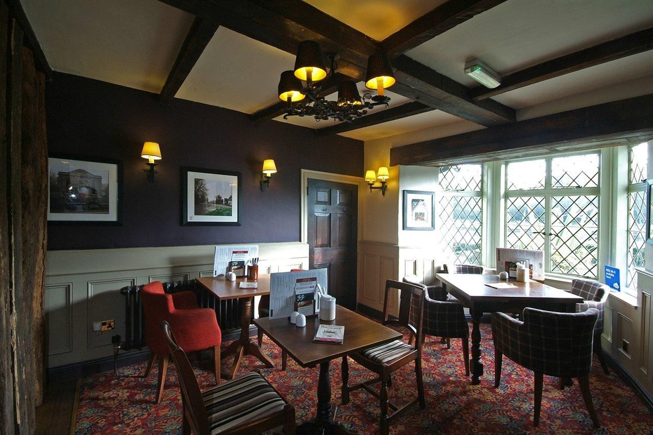 Premier Inn Premier Inn Silverstone Syresham Екстер'єр фото