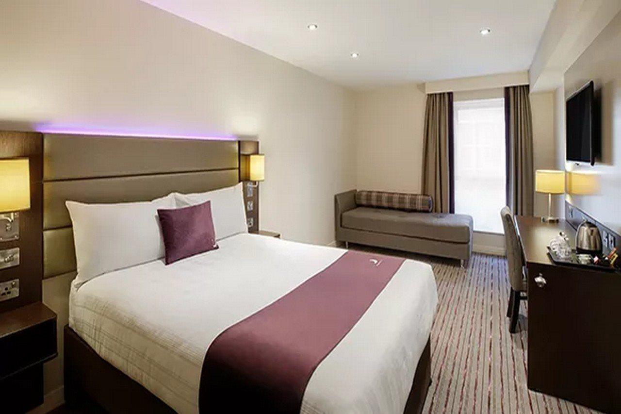 Premier Inn Premier Inn Silverstone Syresham Екстер'єр фото