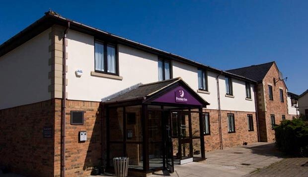 Premier Inn Premier Inn Silverstone Syresham Екстер'єр фото